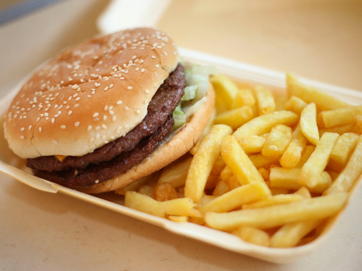 Eating junk food raises risk of depression, says multi-country study |  Depression | The Guardian