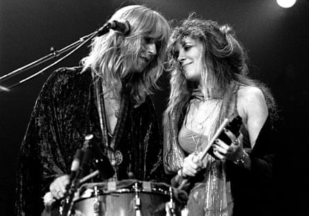 Christine McVie et Stevie Nicks en 1977.
