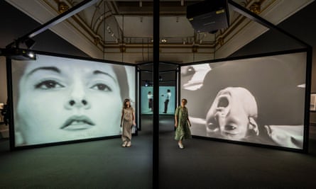 A room showing the piece Rhytm 2 (1974)