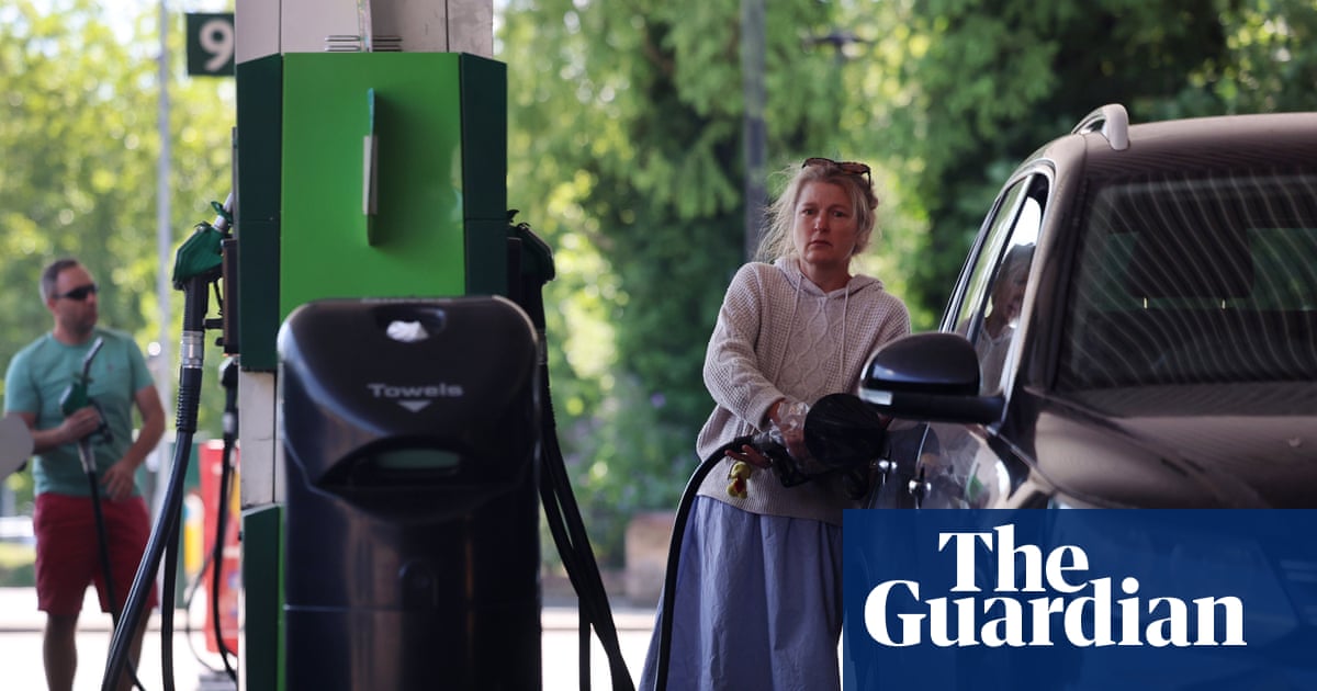 Global bond sell-off pushes UK borrowing costs higher before budget