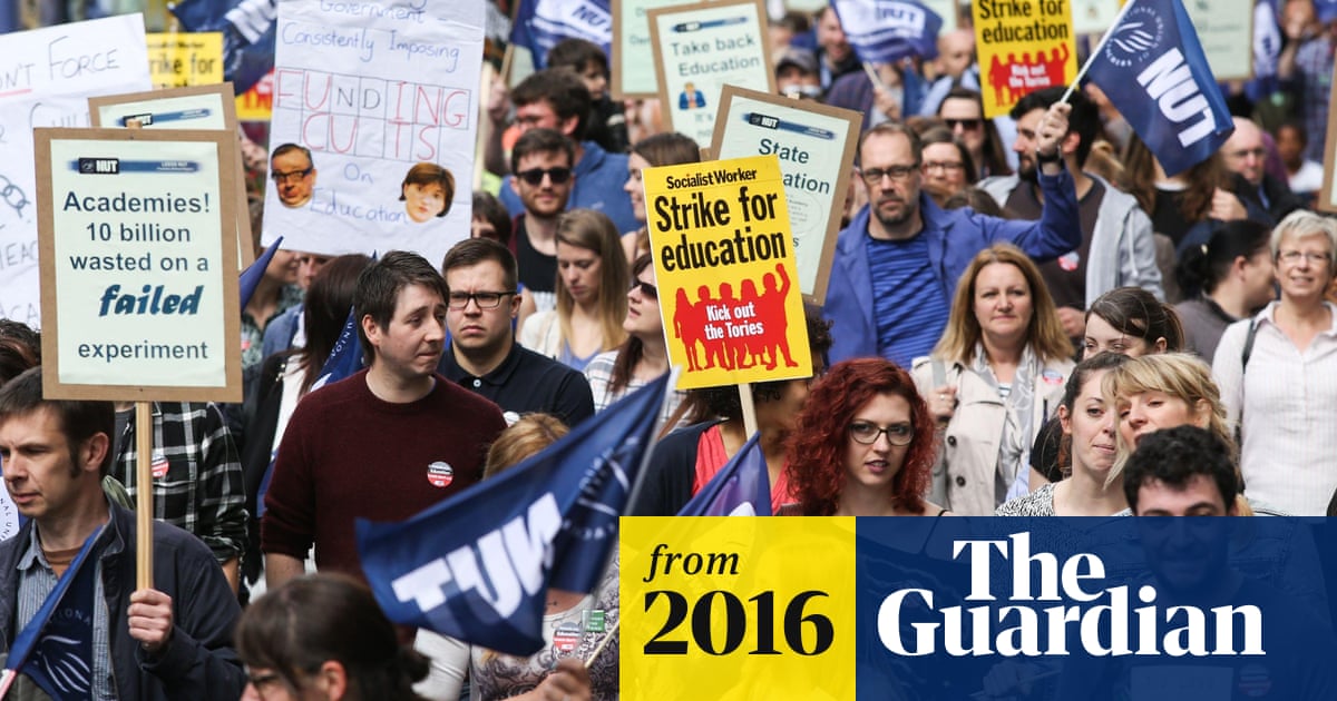 Oneday teachers' strike closes thousands of schools in England