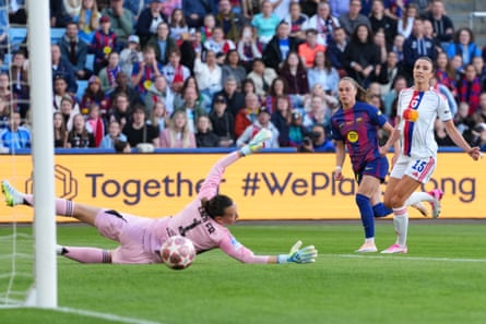Ewa Pajor opens the scoring in Oslo