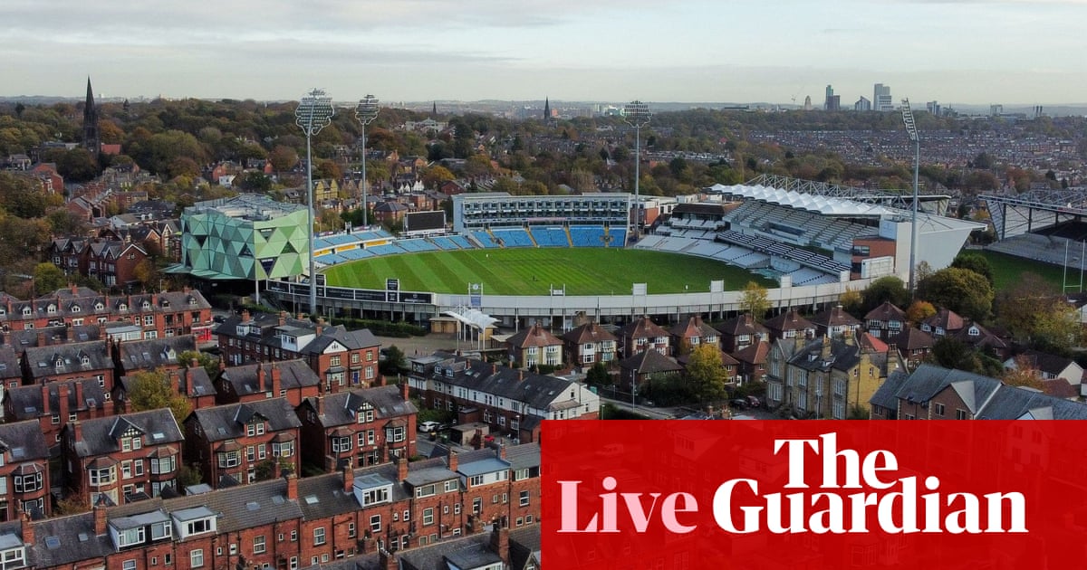 Surrey v Essex, Yorkshire v Notts, and more: county cricket day two – live