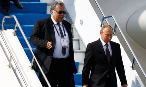 Andrei Karlov accompanies Vladimir Putin from the Russian presidential aircraft at Atatürk airport in Istanbul