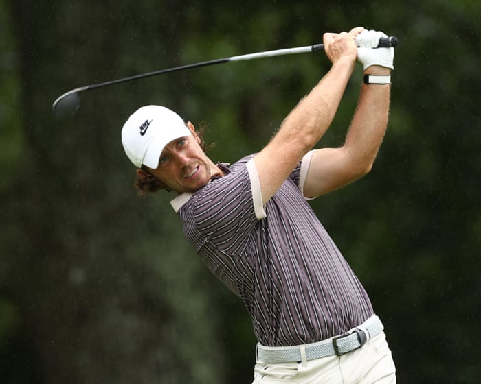Inspired Cantlay challenges Fleetwood in bid for Tour Championship glory