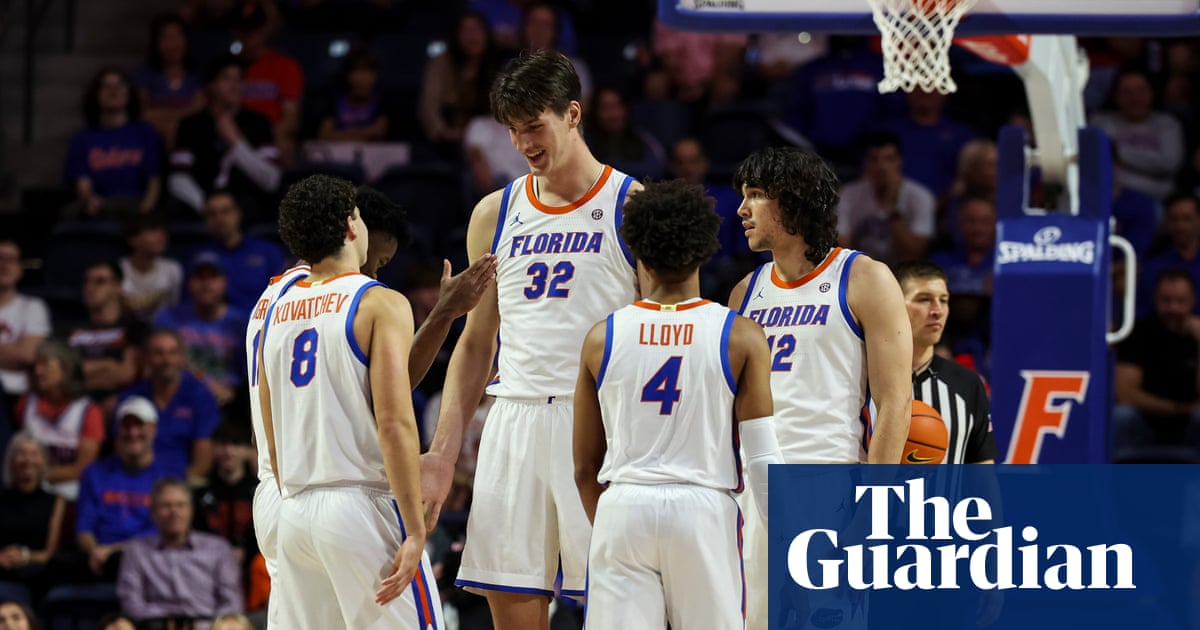 Olivier Rioux, 7ft 9in, scores first points with Florida basketball team on a dunk