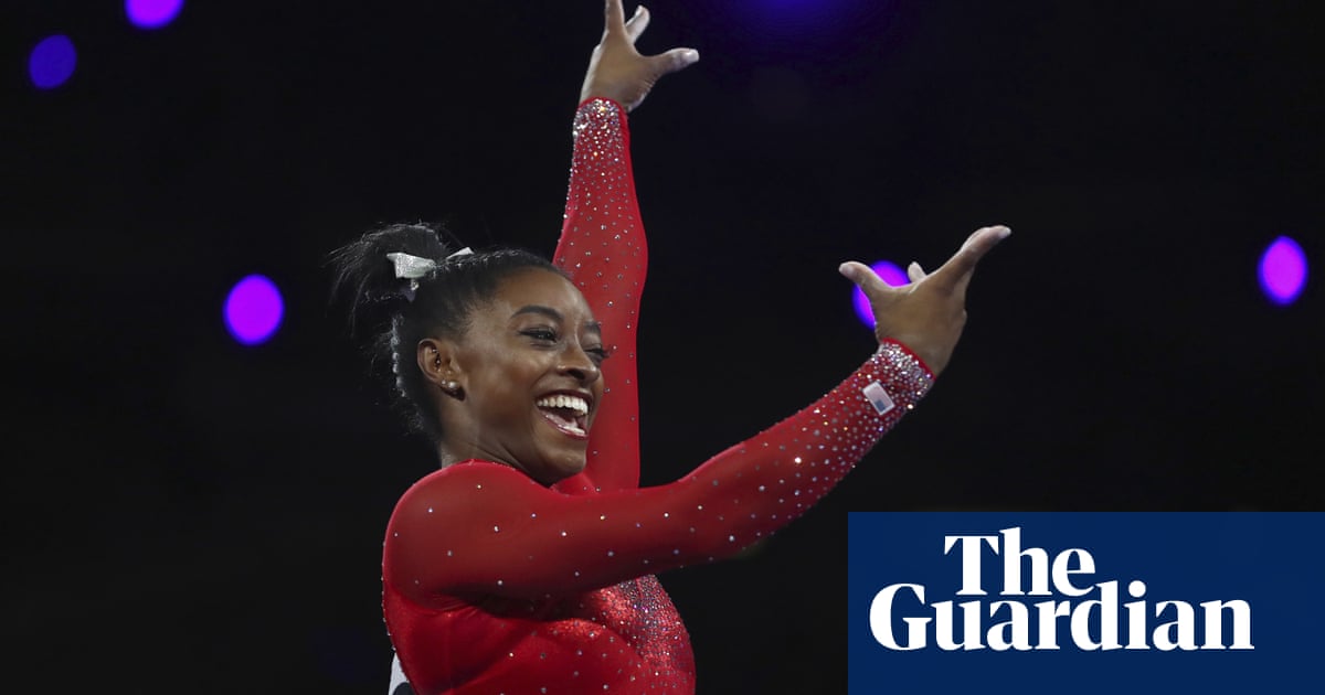 Unstoppable Simone Biles wins vault to tie world championships medal record