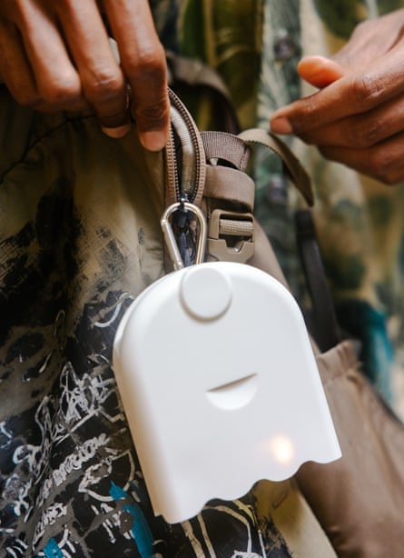 Shance Taylor demonstrating how AirBeam monitors work in Pacoima, California.
