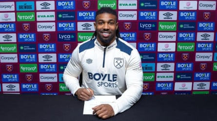 Adama Traore signs for West Ham