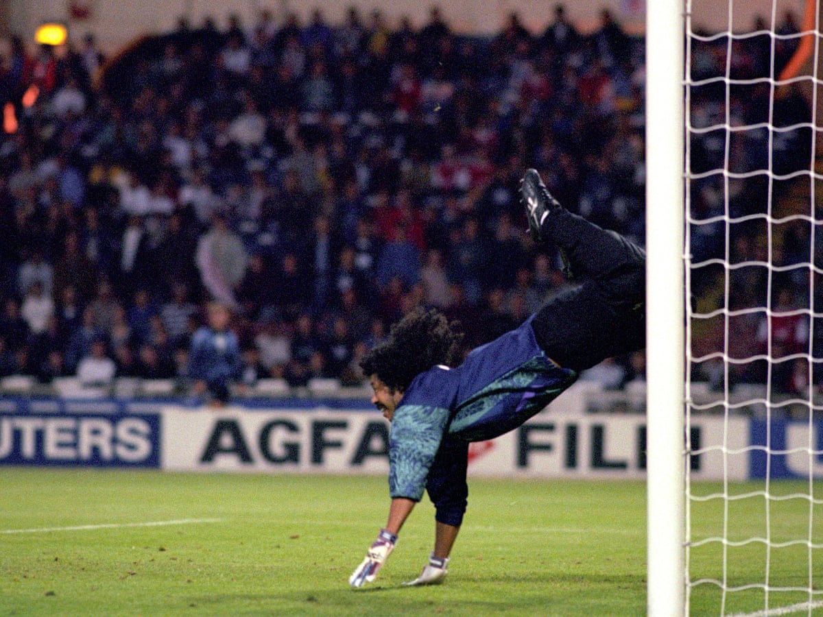 10 Kiper dengan Gol Terbanyak: Anomali dalam Sepak Bola - 4096 10 Kiper dengan Gol Terbanyak: Anomali dalam Sepak Bola - 4096