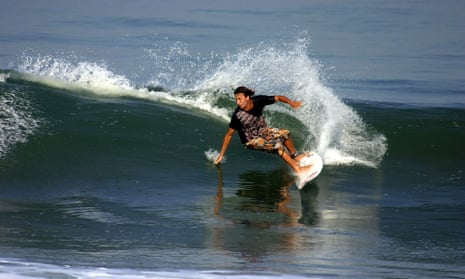 ‘I’ll carve’ … turning on a wave at Canggu, Bali.