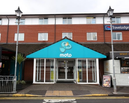 Entrance to the Moto service station