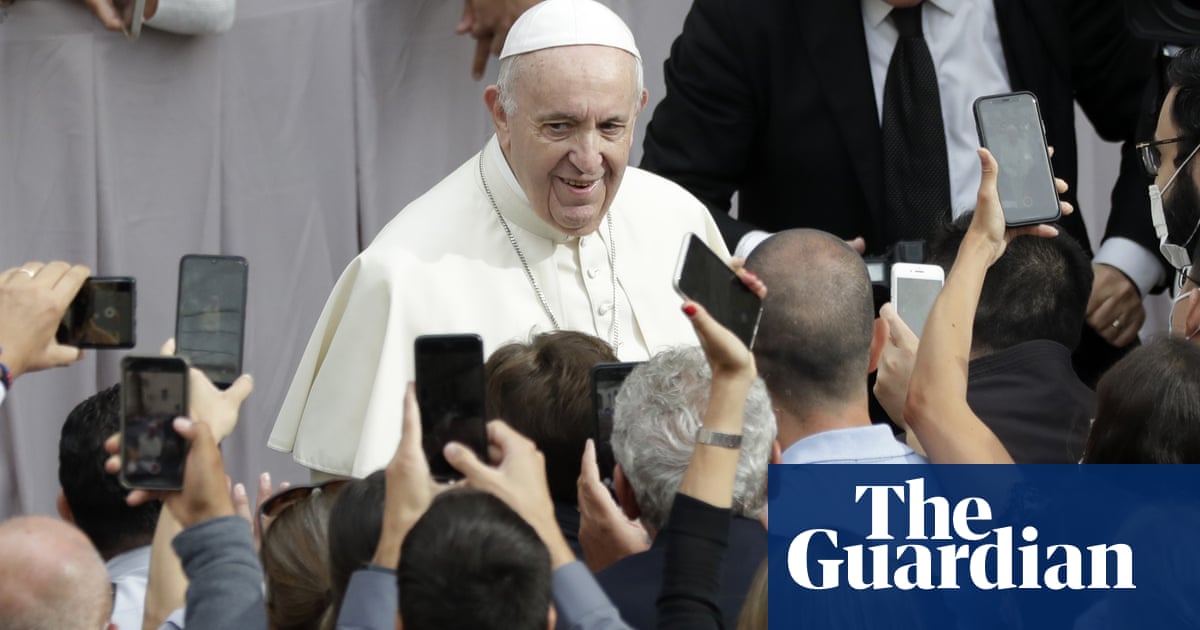 Vatican Asks Instagram How Pope S Account Liked Photo Of Brazilian Model Pope Francis The Guardian
