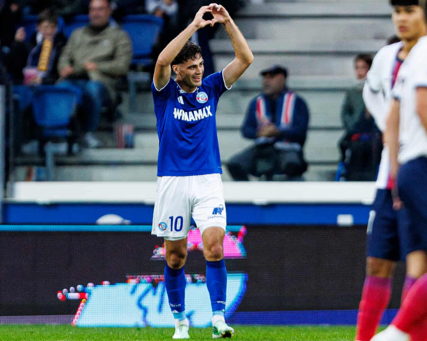 Reyna joins Strasbourg