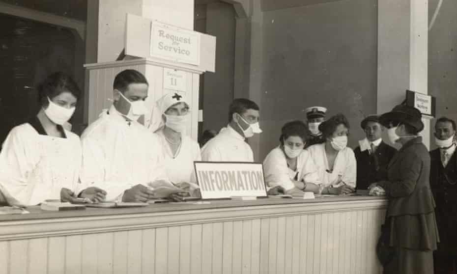 People seek help during the flu pandemic in San Francisco, California, 1918.