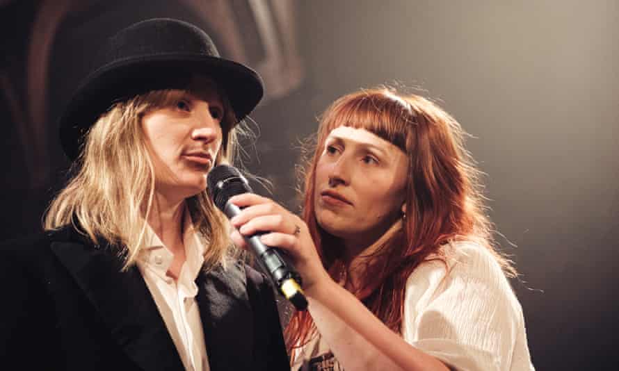 Becky Wilkie as Rossetti and Helen Greenland as Siddal.