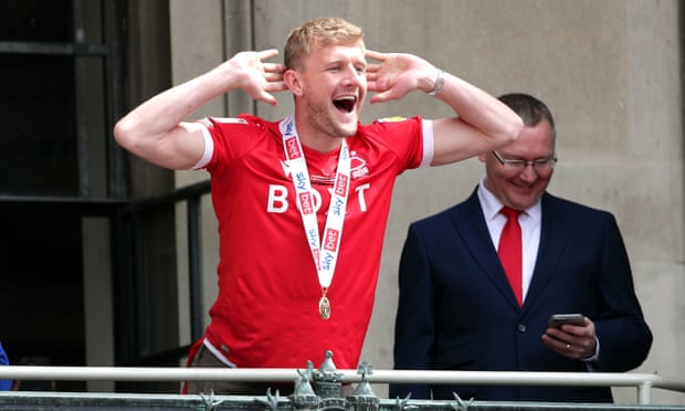 Joe Worrall celebrates Nottingham Forest’s promotion