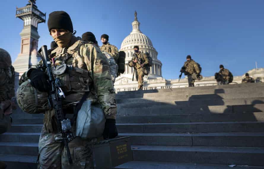 Se espera que la Guardia Nacional solo apoye la aplicación de la ley, pero algunos están disponibles para ser sustituidos si es necesario.