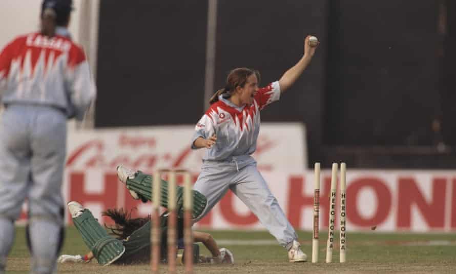 Clare Connor: ‘There have been a lot of sexist jokes … that isn’t with out harm’ | Cricket 2 Clare Connor