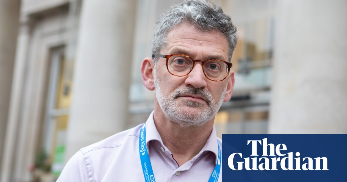 London hospital boss says he may lose 1,000 staff over Covid vaccine mandate