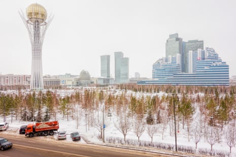 Can’t see the wood for the freeze: trees in central Astana. 