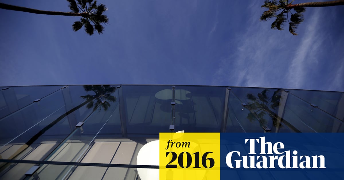 Calvin Klein Paul Smith And Wallpaper Back Apple In Legal Fight With Samsung Apple The Guardian