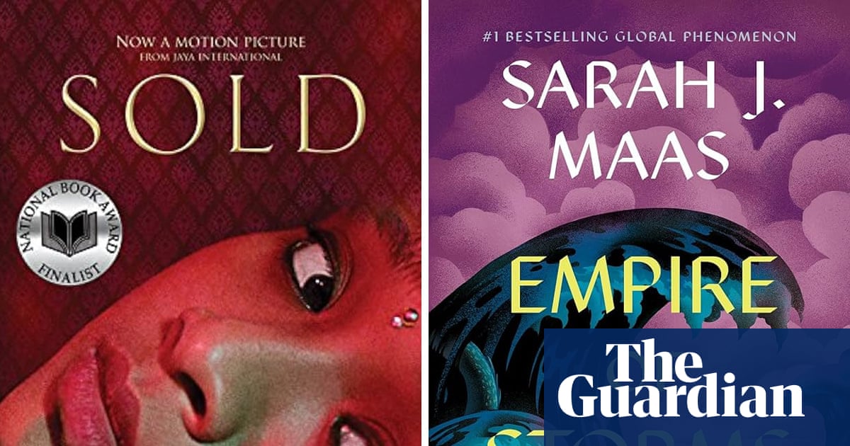 EE. UU. vio un récord de 5,668 libros prohibidos en bibliotecas en 2025, dice la agencia.