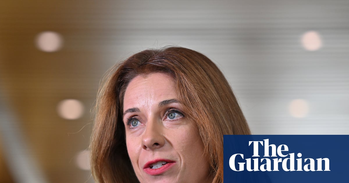 Anika Wells to meet Singtel’s boss as Optus experiences second triple-zero ...