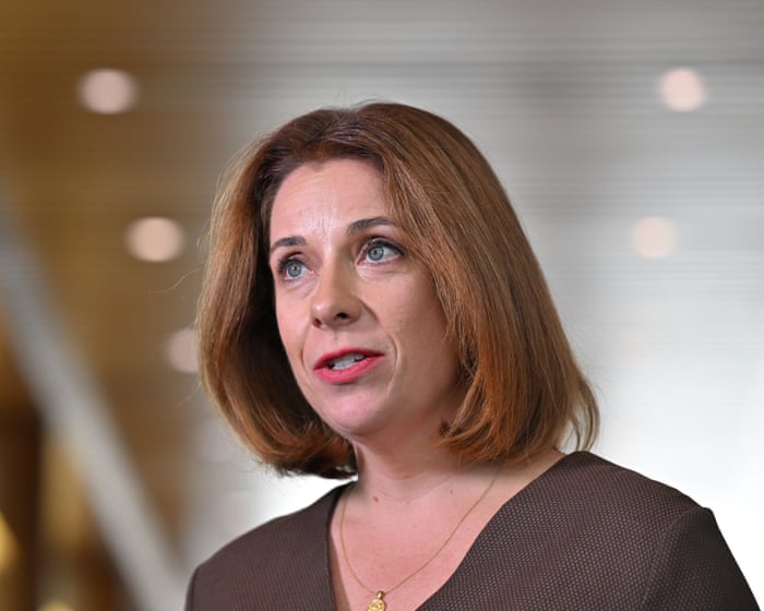 Anika Wells to meet Singtel’s boss as Optus experiences second triple-zero outage in less than two weeks