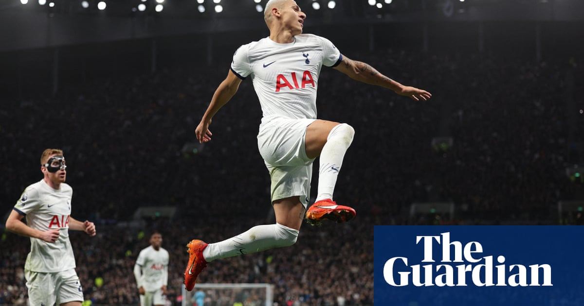 Дейвид Хитнър на стадиона на Тотнъм Хотспър DaveHytner нд 10 декември