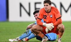 AFC Champions League Two semi-finals - Sydney FC vs Lion City Sailors<br>epa12034766 Harrison Devenish-Meares of Sydney reacts following his team's failure to progress to the grand final in the AFC Asian Champions League Two semi final between Sydney FC and the Lion City Sailors at Allianz Stadium in Sydney, Australia, 16 April 2025. Lion City Sailors won 2-1 on aggregate. EPA/DAN HIMBRECHTS AUSTRALIA AND NEW ZEALAND OUT