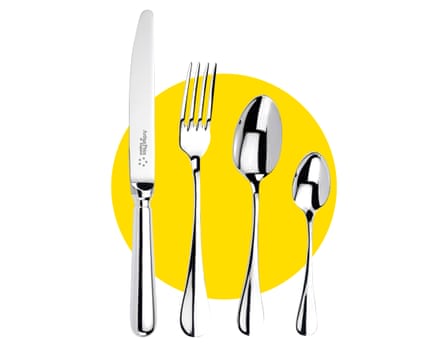 a knife, a fork, a tablespoon and a teaspoon.