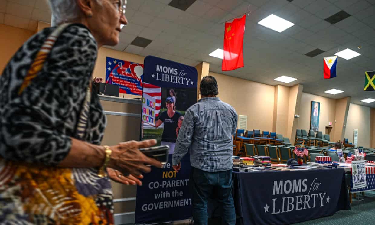 In Illinois and Wisconsin, right-wing extremists defeated by Democrats in US school board elections (theguardian.com)