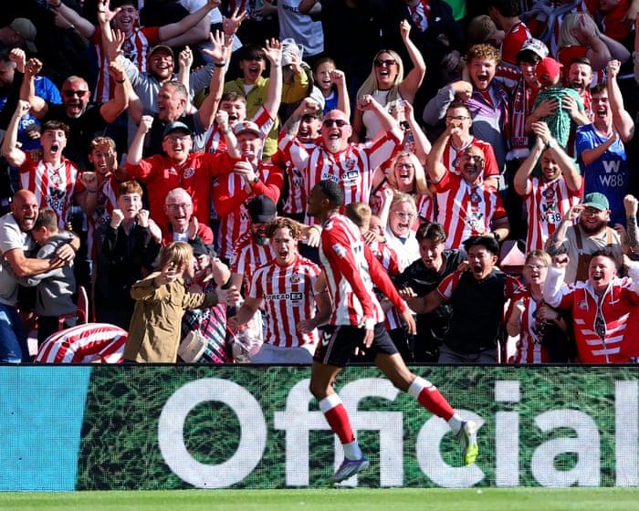 Sunderland 3-0 West Ham, Tottenham 3-0 Burnley, Brighton 1-1 Fulham – clockwatch live