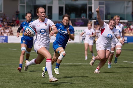 Mia Venner of England runs to score a try during the Women’s Six Nations match against Italy