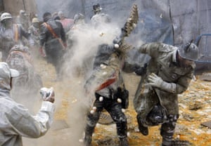 flour power the annual els enfarinats battle in pictures