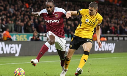 Michail Antonio up against Conor Coady of Wolves