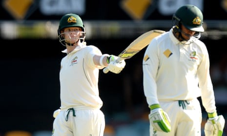 Steve Smith and Usman Khawaja have dominated Australia’s second innings and pushed Australia’s lead over Pakistan close to 500 in the first Test at the Gabba.