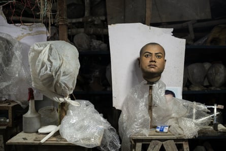 A partially completed head for a replica.