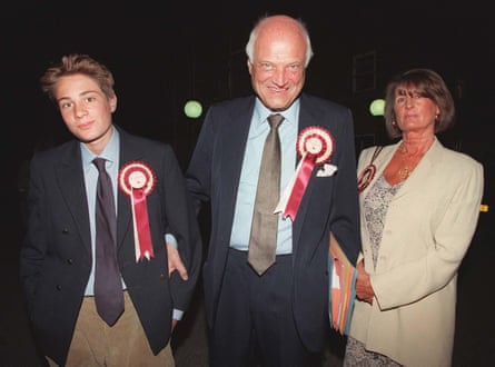 Annabel Goldsmith campaigning for the Referendum Party with her husband James and son Ben, 1997.