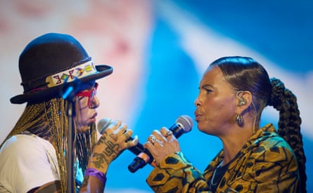 Neneh Cherry performs with Greentea Peng.