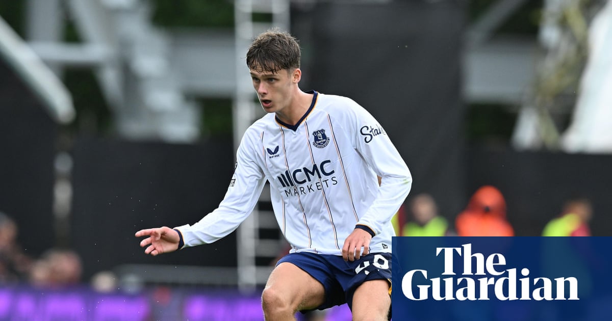 Transfer roundup: Moyes wants to keep Armstrong while Forest agree Muñoz deal