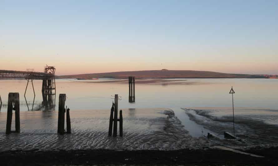 Remains of old docks and seafarers signs are often visible on the mudflats.