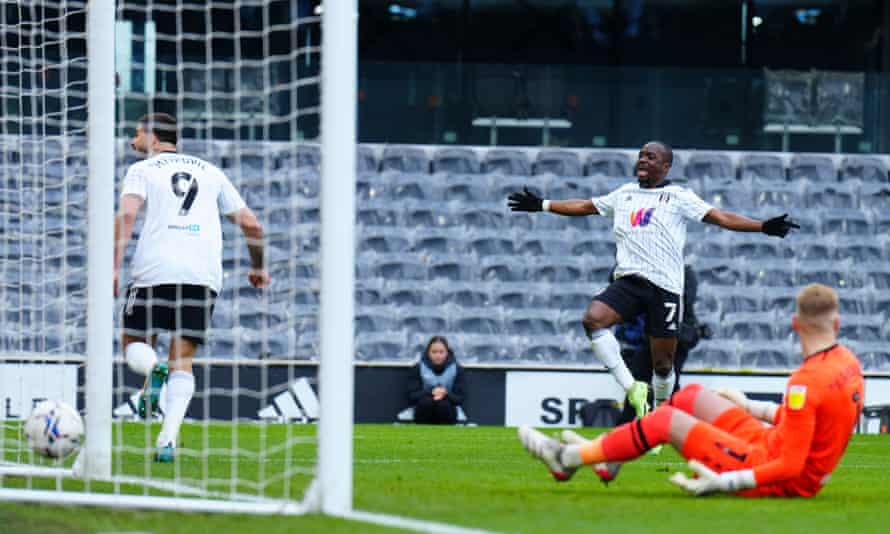 Fulham stretch lead at the top after Kebano and Wilson see off Blackburn | Championship 2 Neeskens Kebano (right) watches his shot cross the line to give Fulham the lead