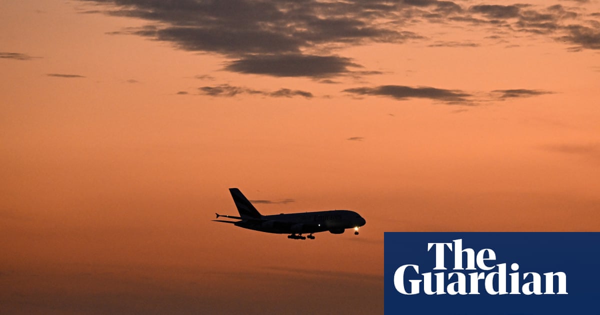 Overseas holidays and pints at the pub: five things Australians are splurging on as household budgets bounce back