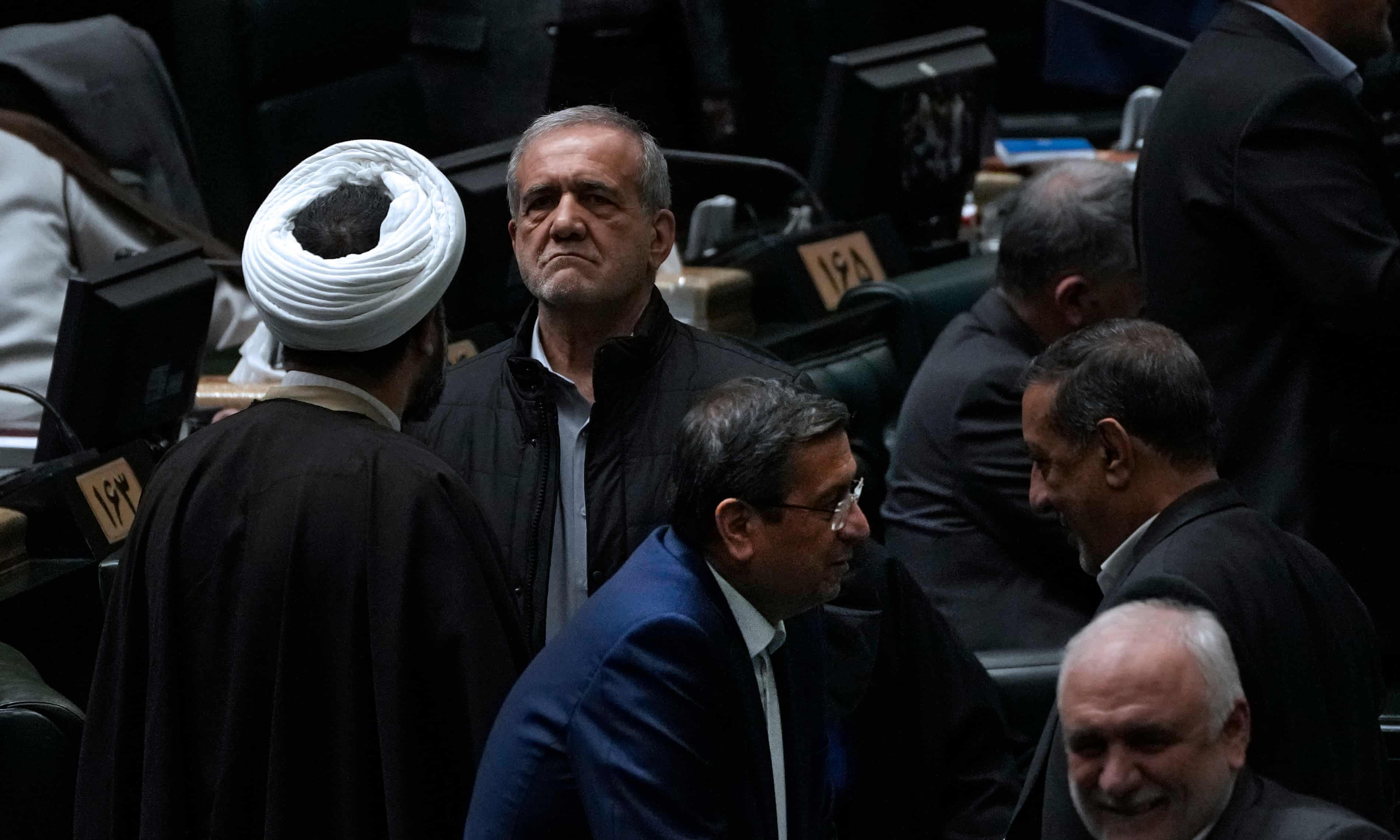 Iran is riven with conflict. Donald Trump’s offer of talks won’t ease it (theguardian.com)