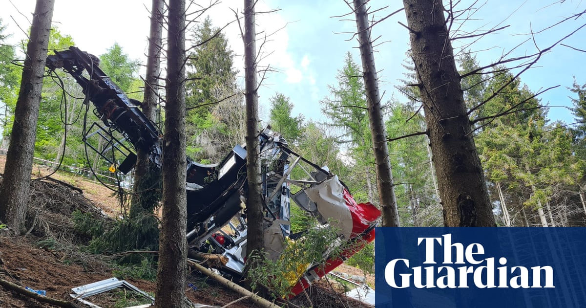 Italian investigators assess wrecked cable car that crashed to ground – video
