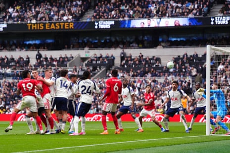 टोटेनहम हॉटस्पर बनाम नॉटिंघम फ़ॉरेस्ट: प्रीमियर लीग – लाइव