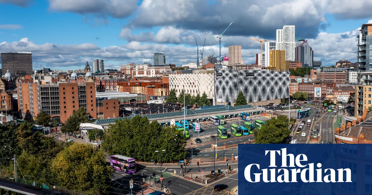 Leeds £2.5bn tram scheme delayed to late 2030s after government review