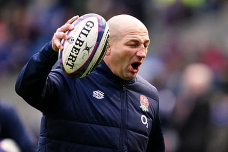 Steve Borthwick throws the rugby ball